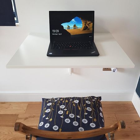 Modern 1-Bed Apartment, Plus Parking, Near Oxford And The Jr Extérieur photo